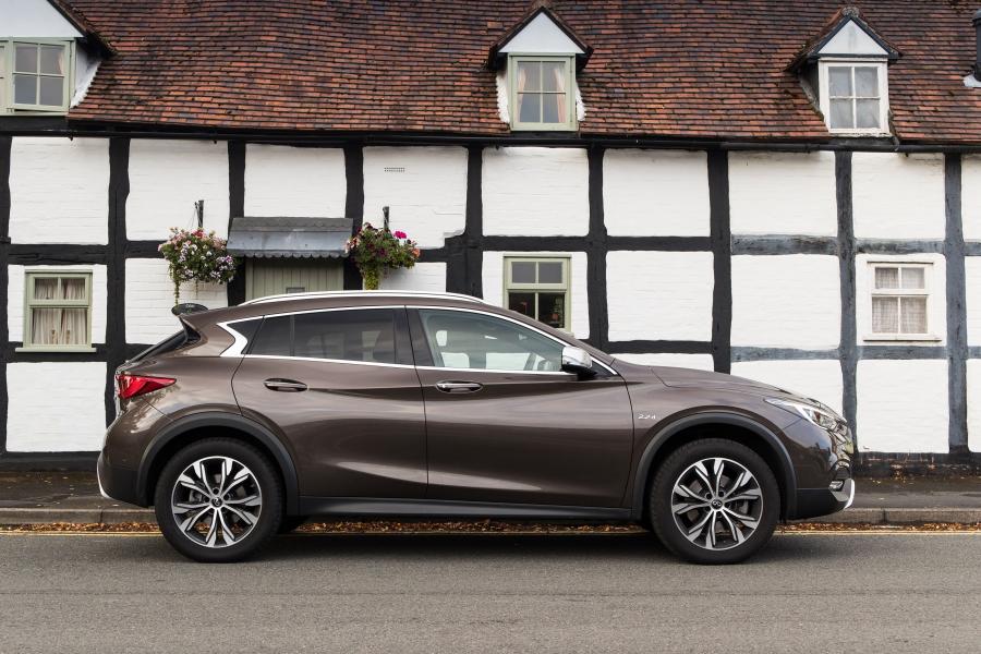  Infiniti QX30 2.2d AWD 2016 года  (UK) (фото 24 из 30)